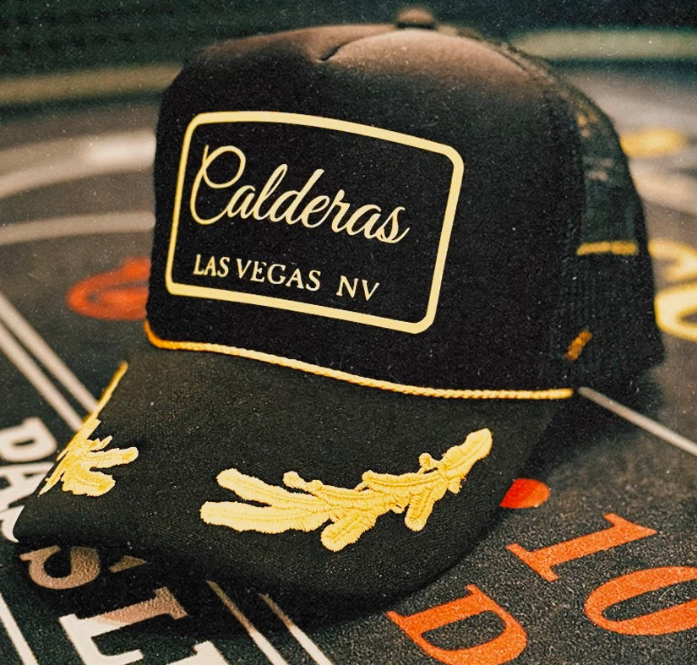 Gorra Trucker Dorada de Calderas Las Vegas